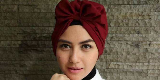 Style Hijab Kekinian Revalina S Temat, Kamu Suka yang Mana?