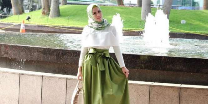 Gaya Hijab Angel Lelga, Simpel Namun Menginspirasi