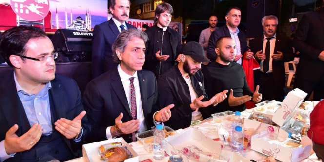 Bintang Real Madrid Ikuti Buka Puasa Bersama di Jalanan