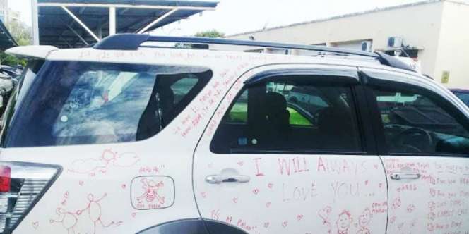 Misteri Mobil Putih di Rumah Sakit Penuh Coretan 'I Love You'