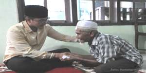 Zumi Zola Borong Pisang Kakek Korban Perampokan