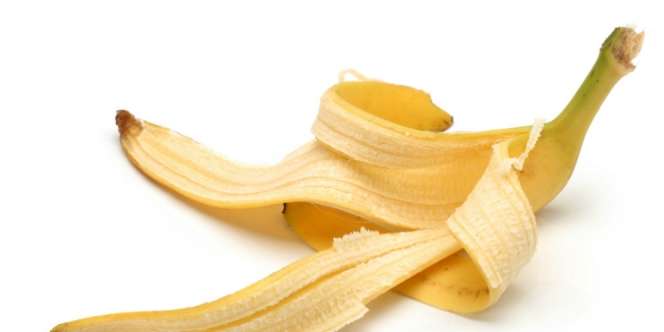 Begini Cara Putihkan Gigi dengan Kulit Pisang