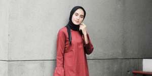 Ide Padupadan Long Sleeve Bell Top untuk Outfit Buka Puasa