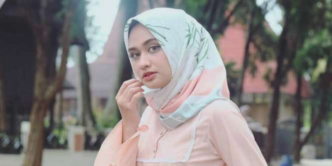 Tutorial Hijab Instan Kece dalam 30 Detik!