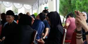 Julia Perez Dimakamkan Setelah Salat Ashar
