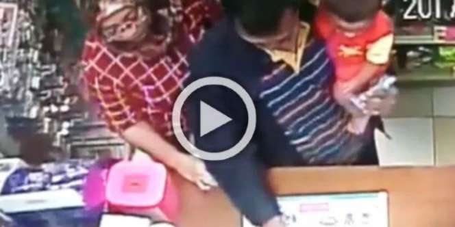 Belanja di Minimarket, Ulah Suami Istri Ini Bikin Geram