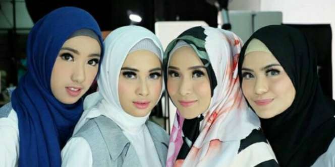 Gerakan 1000 Hijab, Berbagi Kebaikan Bersama Noura