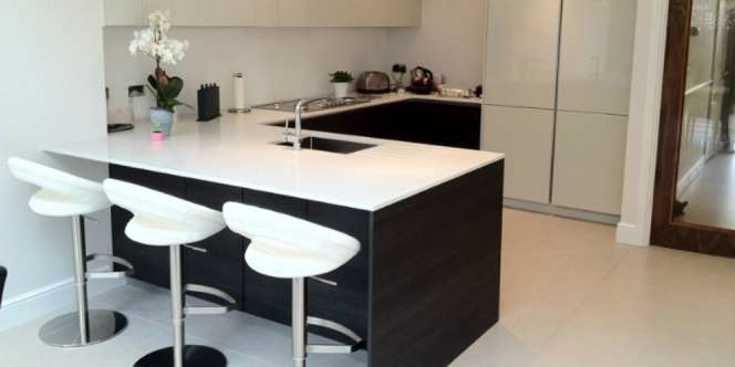 Trik Bikin Dapur Hitam Putih Tak Terlihat Membosankan