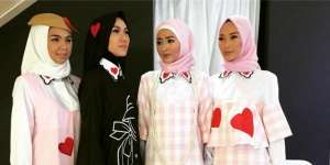 Keceriaan Hati Warna Pink di Rancangan Terbaru Hannie Hananto