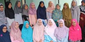 Muslima Depok Comm: Jalin Silaturahmi dengan Berbagi