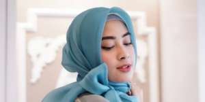 Tips Memilih Busana Iftar Tetap Cetar ala Nina Septiani