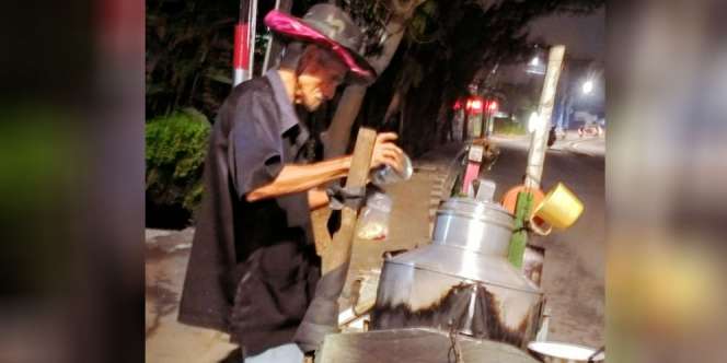 Terenyuh, Perjuangan Kakek Penjual Sekoteng di Palmerah