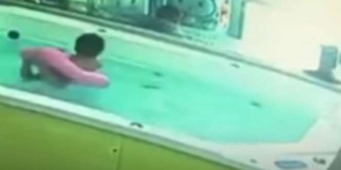Geger Anak Balita Hampir Mati Tenggelam di Bak Mandi