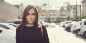 Bikin Bergidik! Sosok Makhluk Aneh di Foto Istri Demian Aditya