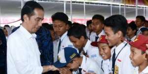 Belajar Bahasa `Ngapak`, Jokowi: `Inyong Kencot`!