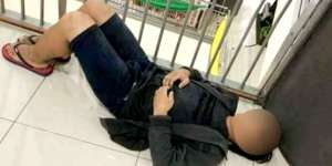 Astaghfirullah, Pria Ini Mengemis dengan Pura-pura Pingsan