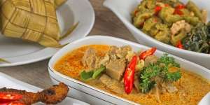 7 Makanan yang Harus Ada Saat Lebaran, Indonesia Punya!