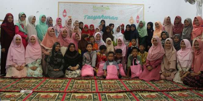 Muslima Depok Comm: Berbagi Rezeki di Momen Rebranding HCD