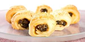 Yuk Buka Puasa dengan Gurihnya Roti Gulung Abon Buatan Sendiri