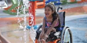 Kolam Renang Pertama di Dunia Khusus Disabilitas