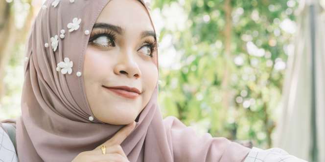 3 Alasan Setiap Cewek Butuh Eyeliner Andalan