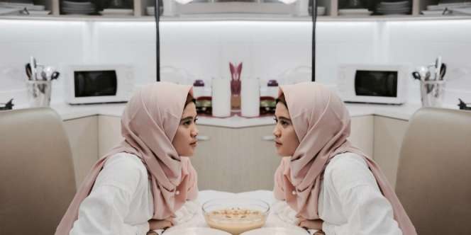 Si Cuek Melvy Tetap Perhatikan Kecantikan, Lho!