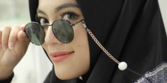 Model Jilbab yang Nyaman untuk Hijaber yang Pakai Kacamata
