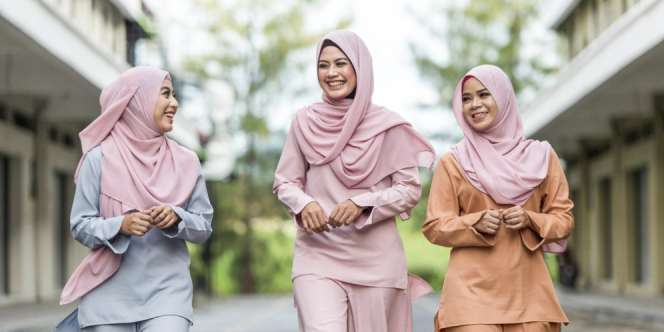 Lebaran Berlalu, Begini Cara Menyimpan Abaya Agar Tidak Rusak