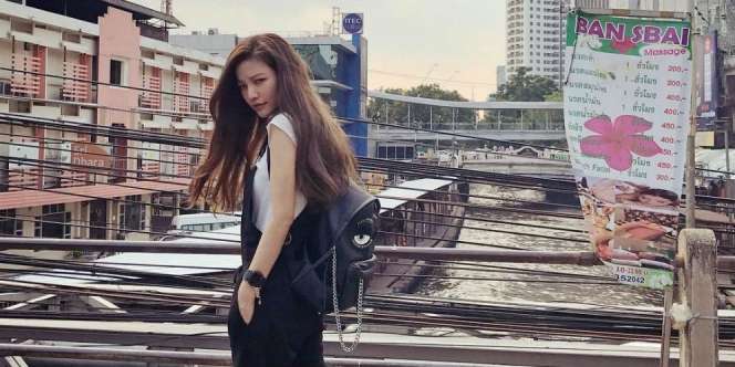 Cewek Ini Awet Mudanya Kebangetan! Coba Tebak Usianya..
