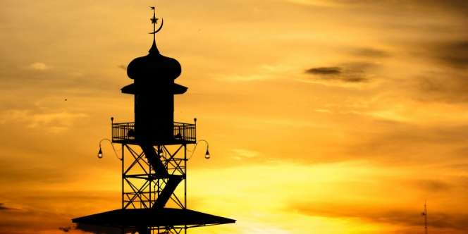 Mengapa Tidak Ada Azan dan Iqamah Saat Sholat Ied?