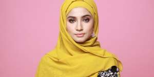 Riasan Wajah Cantik Saat Lebaran, Berkat Alis Tebal Terawat