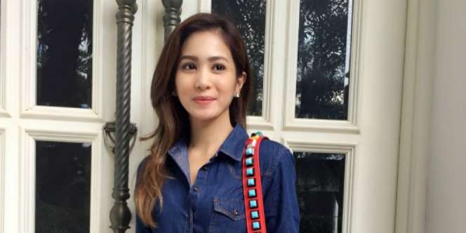 Akhirnya, Bunga Zainal Perlihatkan Wajah Suami