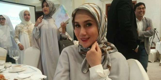 Marini Zumarnis Rutin Jalani Pengajian di Rumah