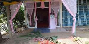 Pengantin Pria Kabur, Mempelai Wanita Pingsan, Sadar Lalu...