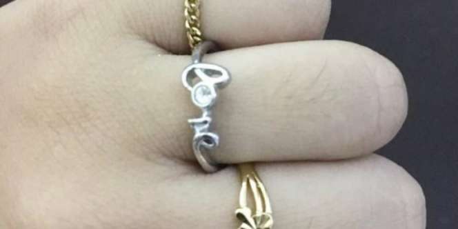 Apes! Beli Cincin Swarovski 'KW Jauh', Ternyata Cuma...