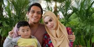 Tiara Dewi Jatuh Sakit Usai Digugat Cerai Lucky Hakim?