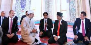 Hadiah Jokowi untuk Imam Besar Masjid di Turki