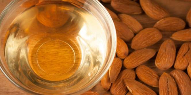 Coba Yuk Hilangkan Makeup dengan Minyak Almond