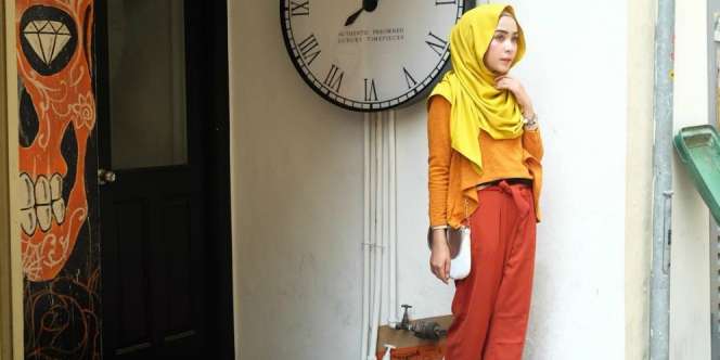 Begini Cara Pakai Jilbab Bahan Organza