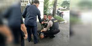 Pria Bawa Benda Mencurigakan di Depan Rumah Panglima TNI
