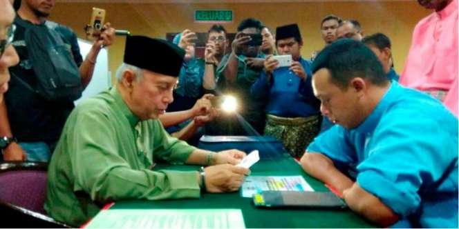 Kagumi Akhlak Muslim, Pria Ini Peluk Islam