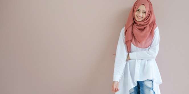 5 Tips Memilih Atasan untuk `Embroidery Jeans`