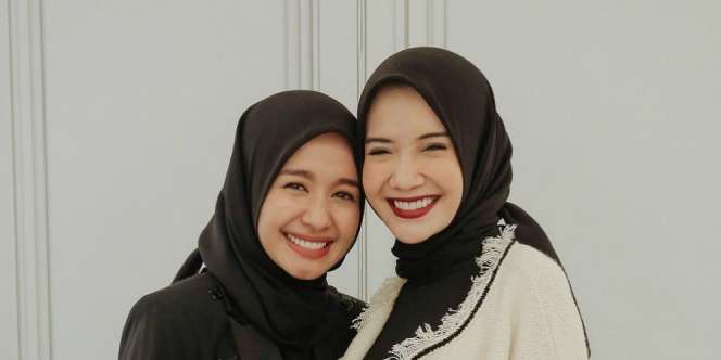 Alas Kaki Artis Hijaber yang Harganya Bikin 'Ngiler'