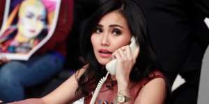 Tak Main Pesbukers Lagi, Ayu Ting Ting Jualan Korset?