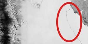 Gunung Es 1 Triliun Ton Lepas dari Antartika