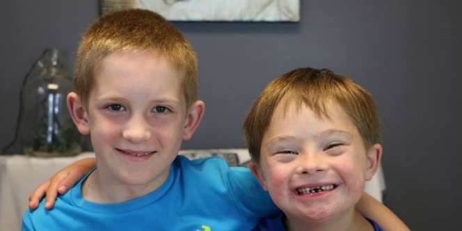 Sayangnya Kakak Pada Adik yang Down Syndrome Ini Bikin Haru