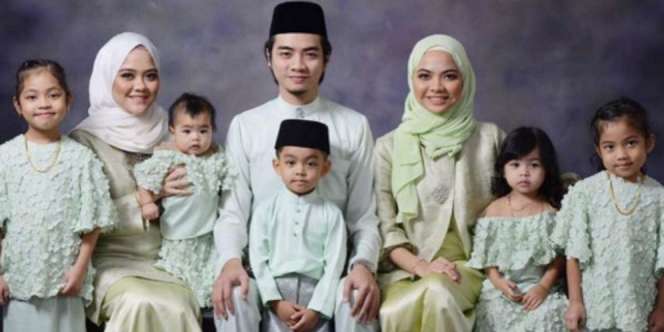 Cerita Sebenarnya Foto 'Keluarga Poligami' yang Bikin Geger