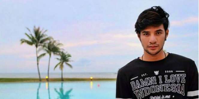 Ammar Zoni Menangis di Kaki Ayahnya