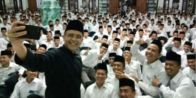 Bupati Anas Janjikan Beasiswa Sekolah Pilot Buat Hafiz