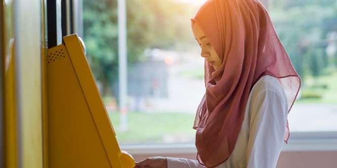 Revi Okta: Struk ATM Tidak Keluar? Ini Cara Mengatasinya! 